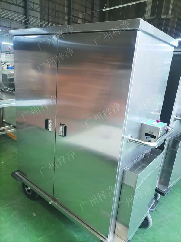 密閉式滅菌器械物品電動(dòng)轉(zhuǎn)運(yùn)車(chē)采用304拉絲不銹鋼板面板厚度：≥1.2mm,表面作拉絲亞光處理。